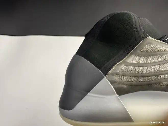 H68771 Quantum Yeezy Adidas Barium 0706